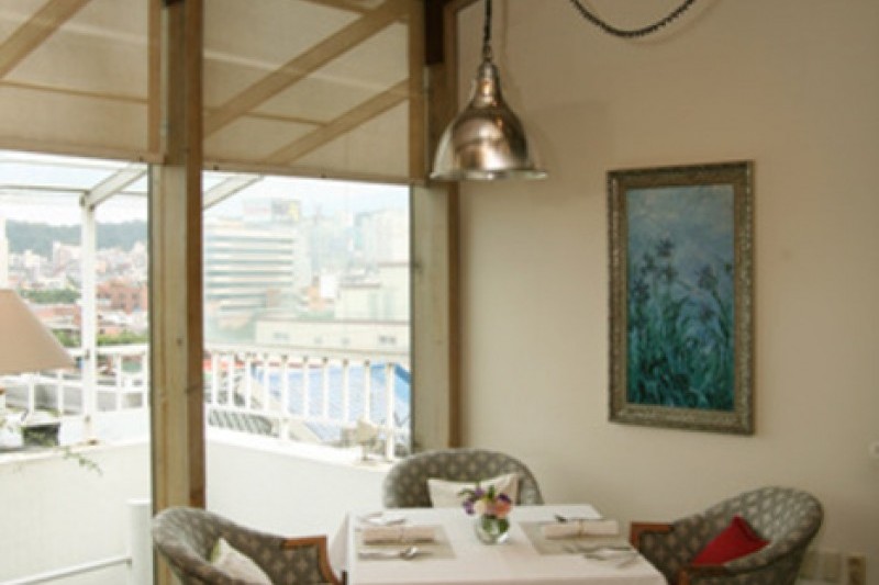 Atrium  (1/12)