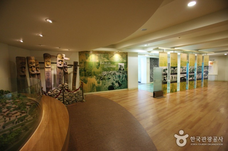 Daecheong Dam Water Culture Center  (15/19)