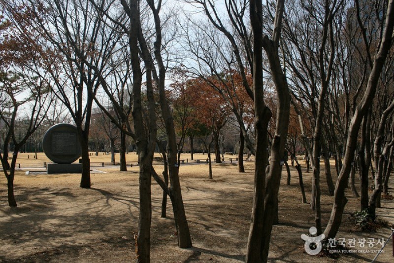 Gukchaebosang Memorial Park  (1/18)