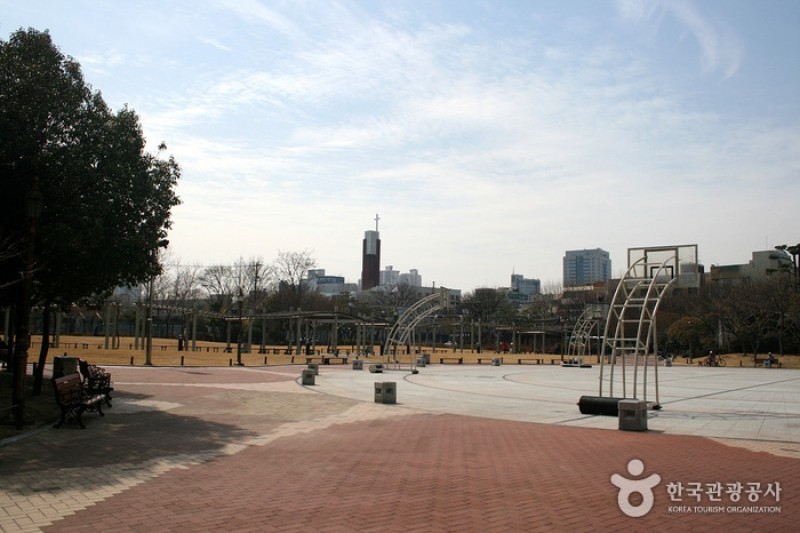 Gukchaebosang Memorial Park  (7/18)