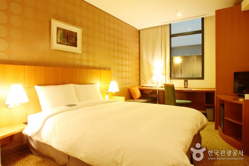 Ibis Ambassador Suwon  (11/19)