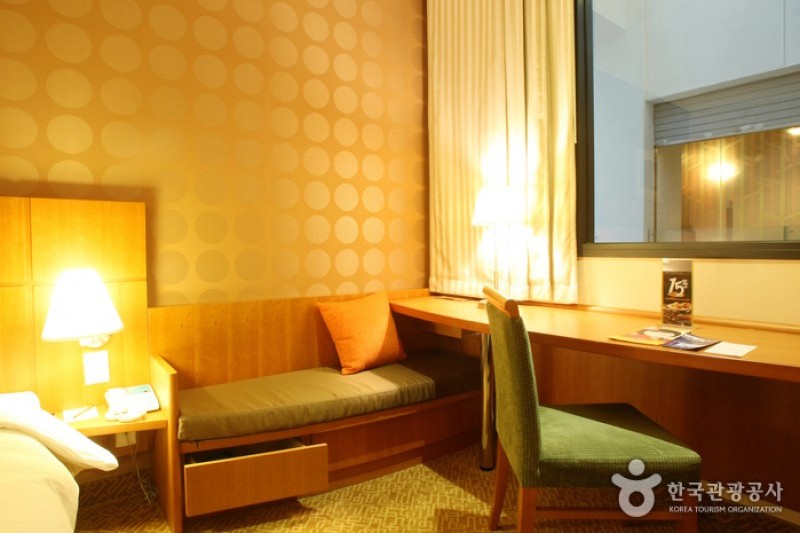 Ibis Ambassador Suwon  (12/19)
