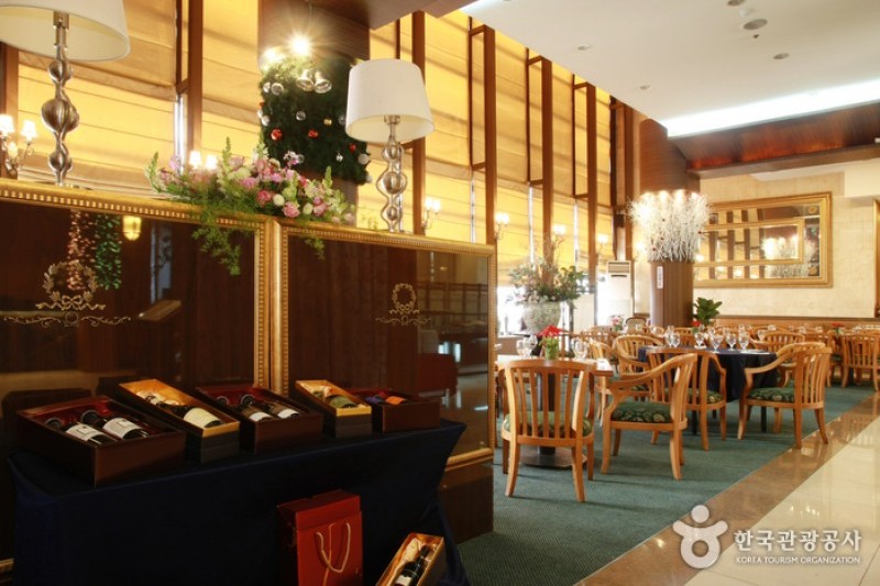 Hotel Green World  (2/15)