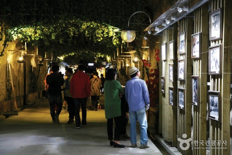 Muju Meoru Wine Cave  (12/12)
