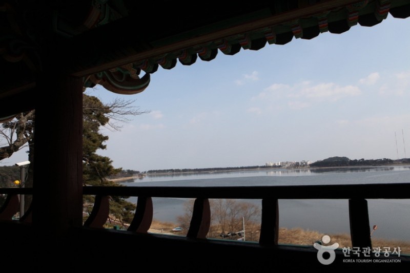 Gyeongpodae Pavilion  (21/31)