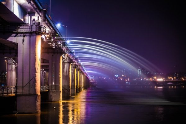 Banpo Bridge Rainbow Fountain