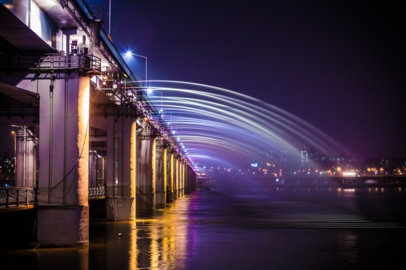 Banpo Bridge Rainbow Fountain  (9/11)