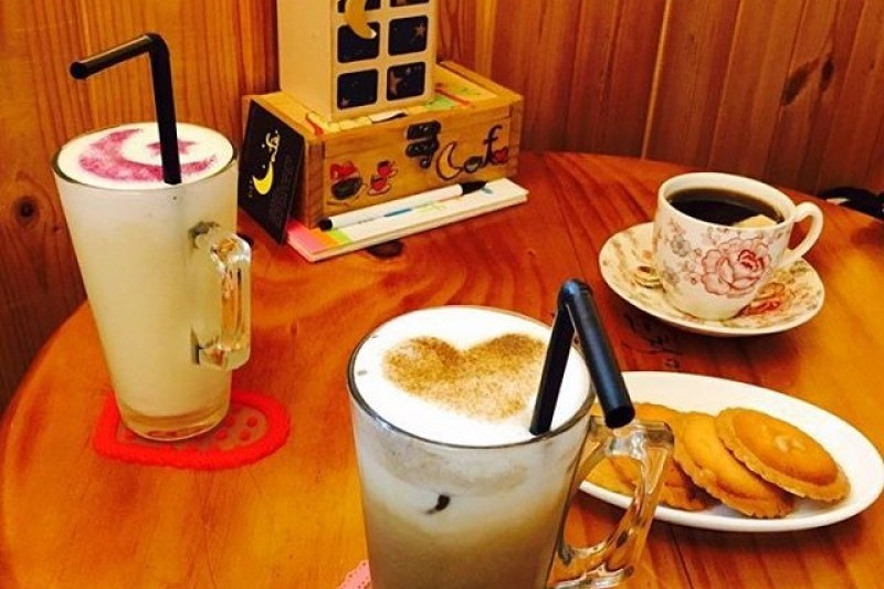 Café Moon  (22/29)