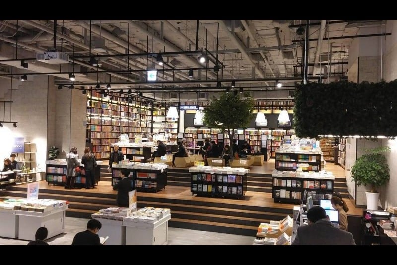 Youngpoong Bookstore  (YP Books) - Jongno Branch (main store)  (8/24)