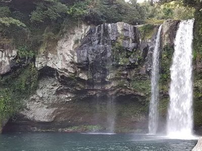 Cheonjiyeon Falls