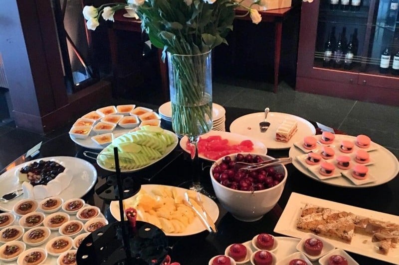 The Paris Grill  (8/12)
