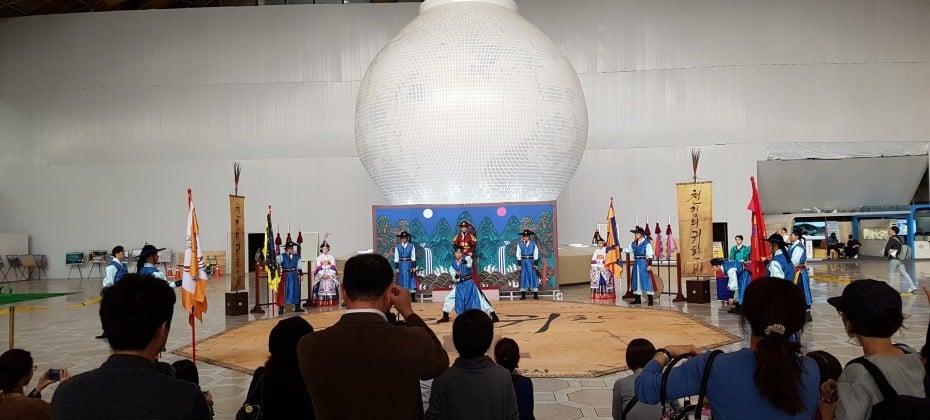 Korea Airport Corporation, “The culture has met!” from Gimpo International Airport, (8/10)