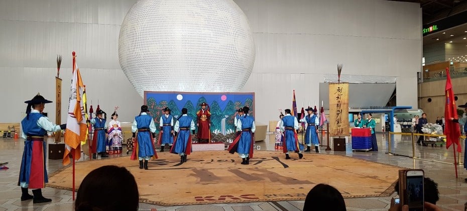 Korea Airport Corporation, “The culture has met!” from Gimpo International Airport, (9/10)