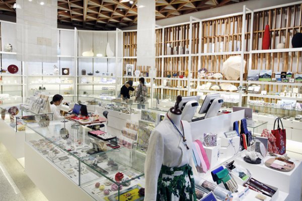 Cheongwadae Sarangchae Souvenir Shop