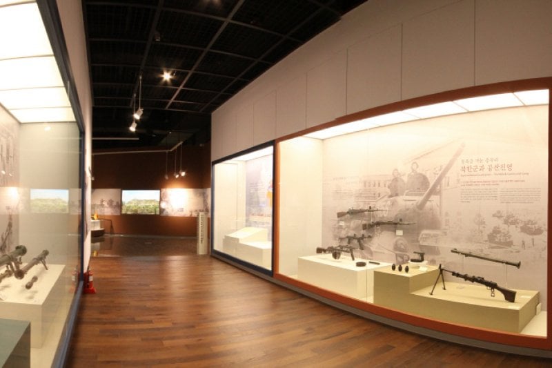Chilgok Patriots &amp; Peace Memorial (칠곡호국평화기념관) (16/16)