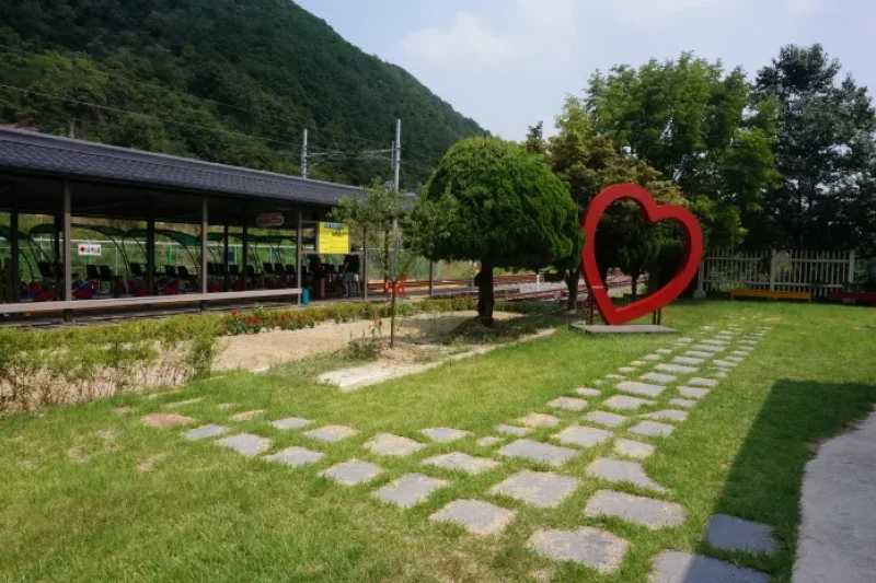 Jeonju Hanok Rail Bike  (5/9)