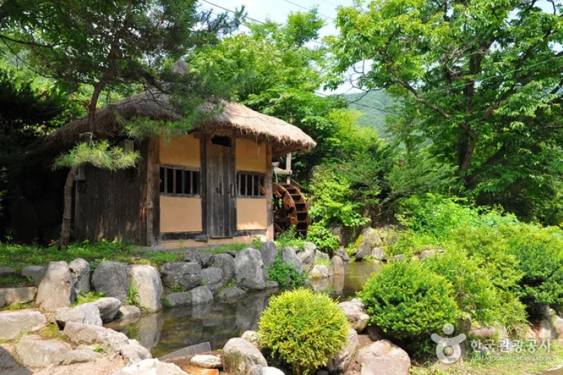 Myeongjisan Mountain County Park   (5/8)