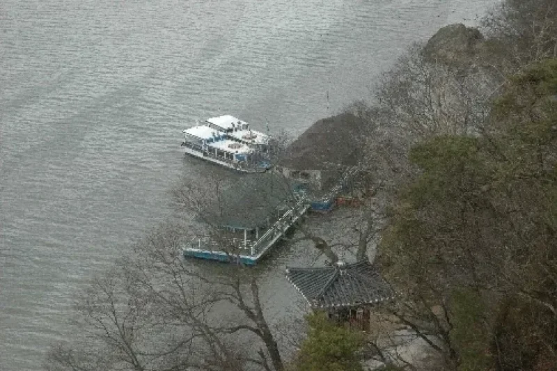 Goransa Ferry (고란사유람선) (1/6)