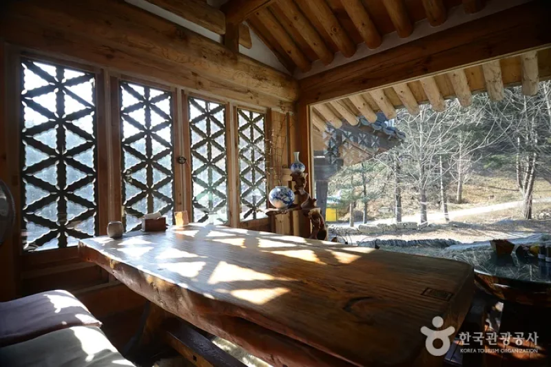 Chi-ong Art Center  (2/14)