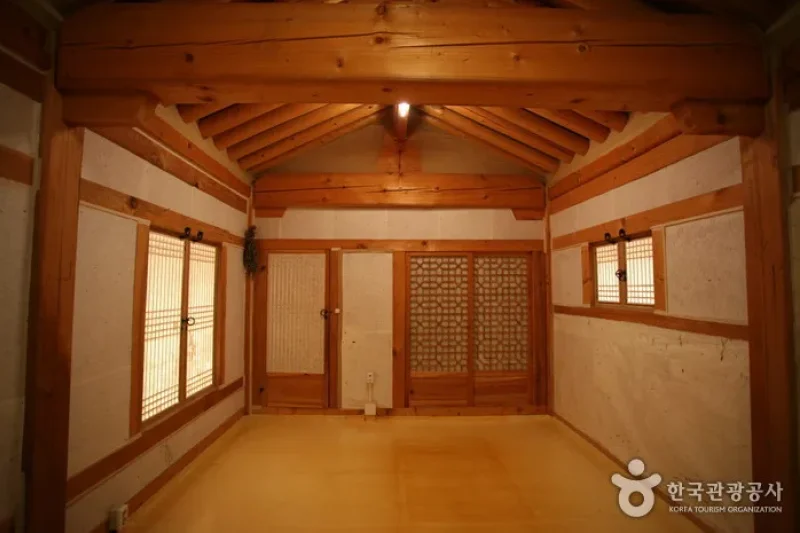 Chi-ong Art Center  (8/14)