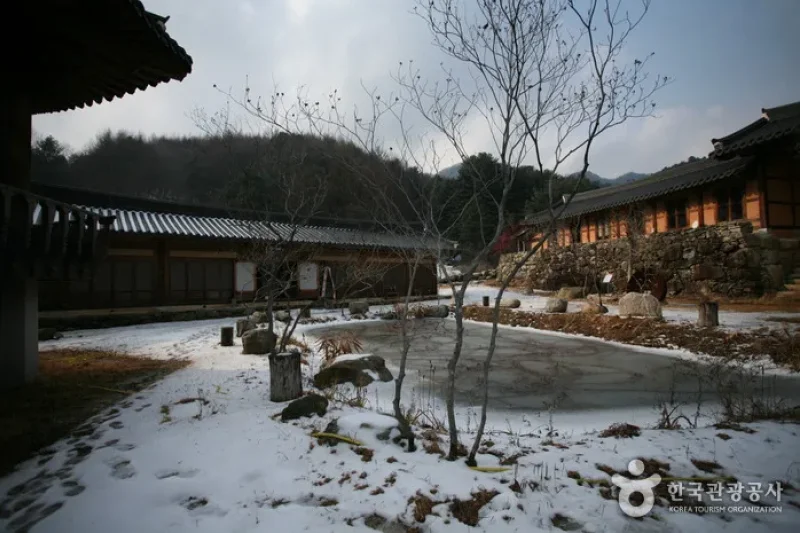 Chi-ong Art Center  (12/14)