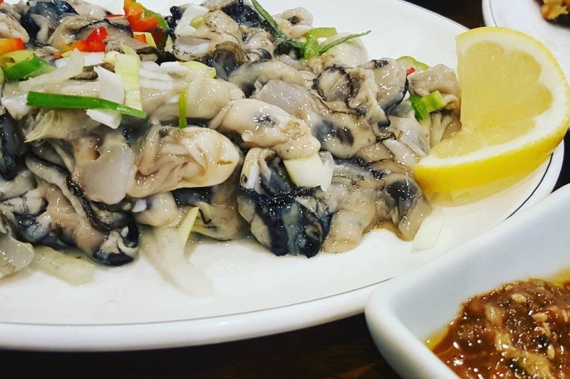 Moryeo(Oyster Soup with Rice) (2/7)
