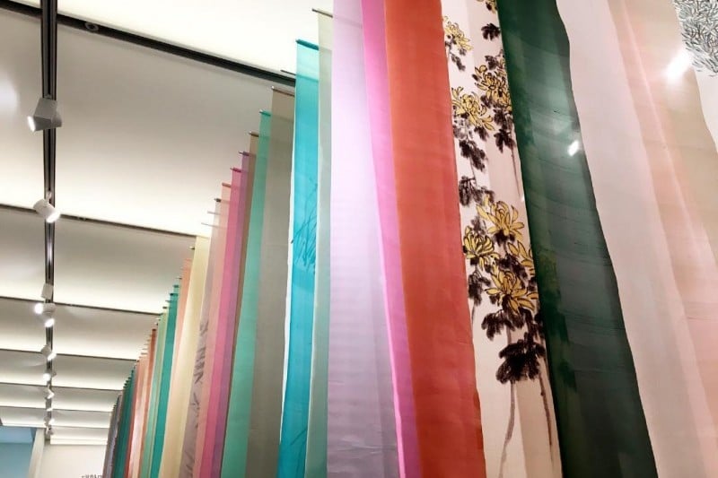 Cheongwadae Sarangchae Souvenir Shop  (10/15)
