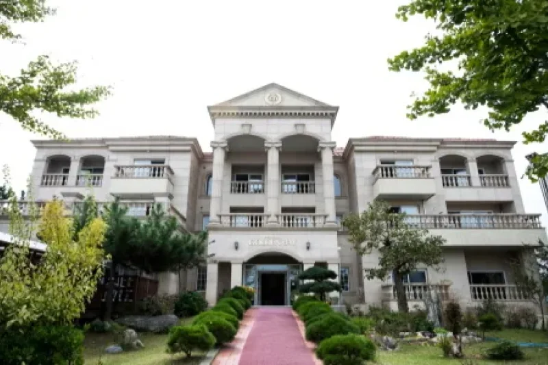 Golden Bay Pension - Goodstay  (11/11)
