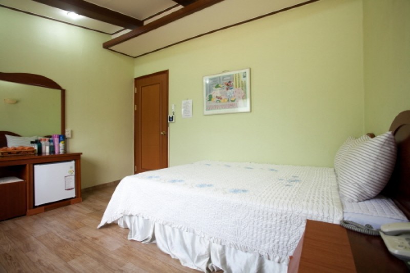 Hotel Sinbuk Hot Springs - Goodstay  (1/6)