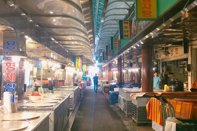 Ganggyeong Traditional Salted Fish Market  (1/4)