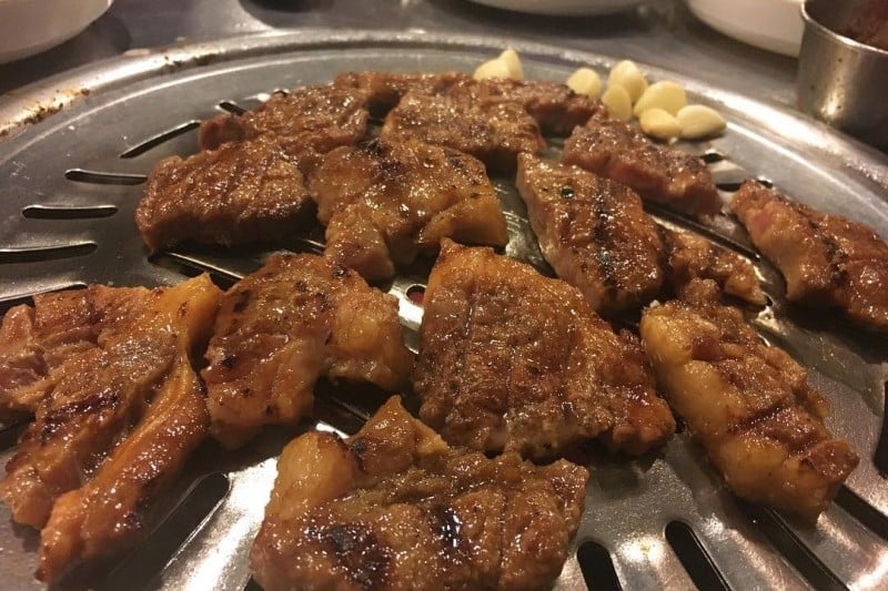 Ganghwatongtong(Offering Roasted Pork) (1/8)