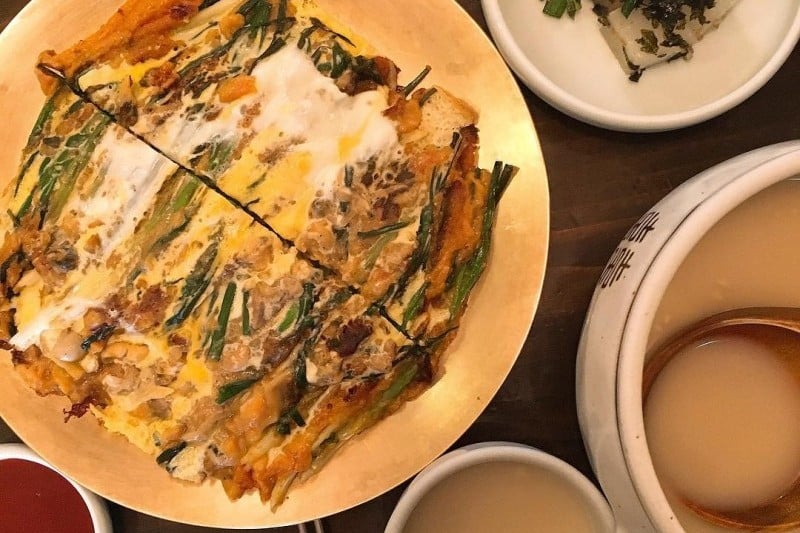 Dongnae Halmae Pajeon  (2/9)
