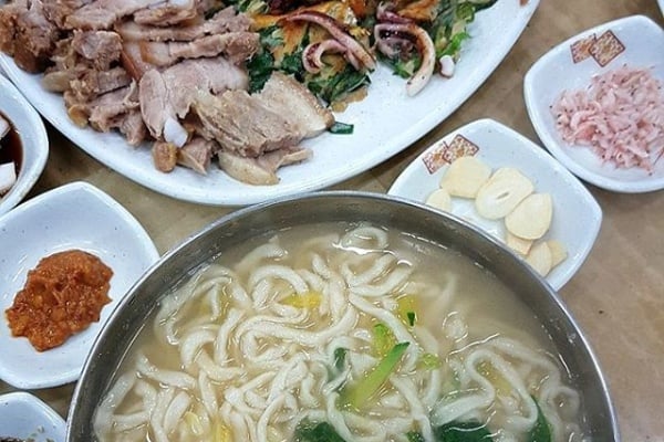 Daebaek Sonkalguksu