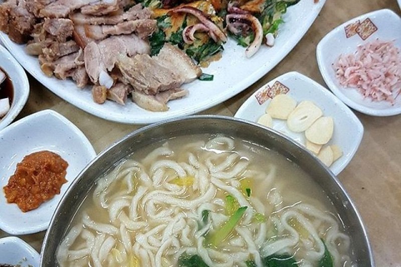Daebaek Sonkalguksu  (1/6)