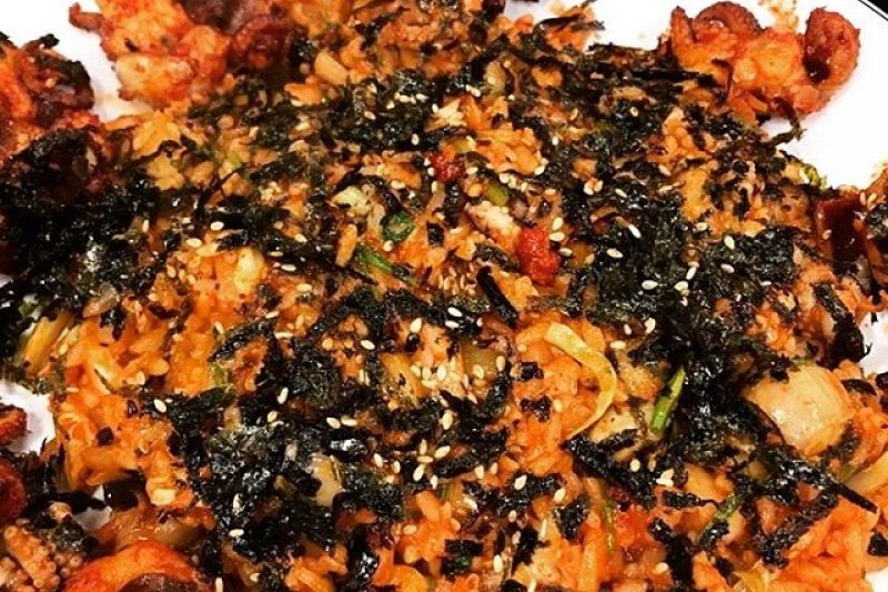 Chungmuro Jjukkumi Bulgogi  (3/9)
