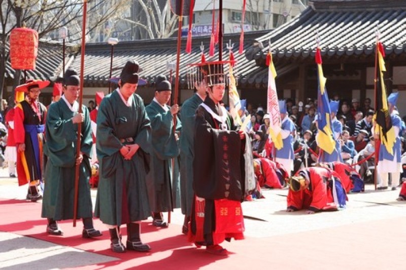 King Gojong and Queen Min’s Royal Wedding Ceremony  (2/7)