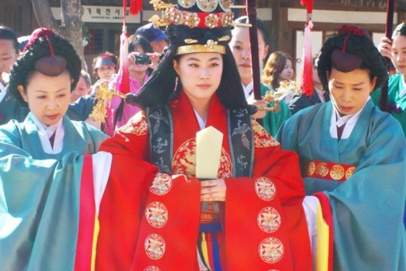 King Gojong and Queen Min’s Royal Wedding Ceremony  (4/7)
