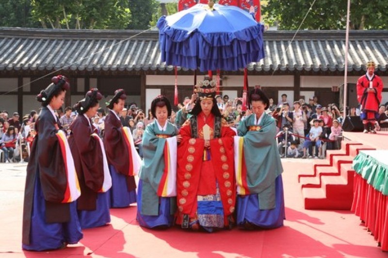 King Gojong and Queen Min’s Royal Wedding Ceremony  (5/7)