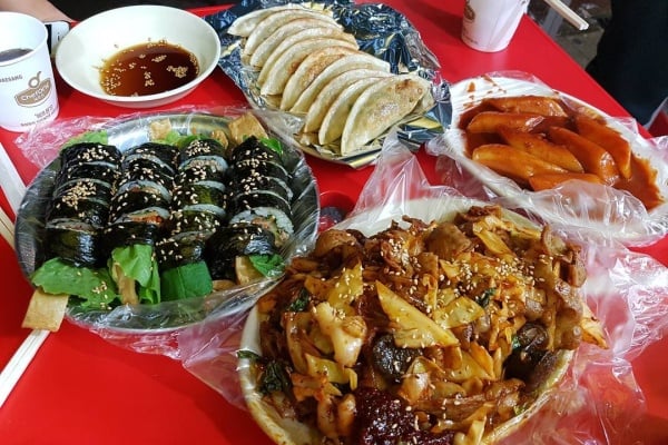 A Delicious Late Night Excursion in Seoul