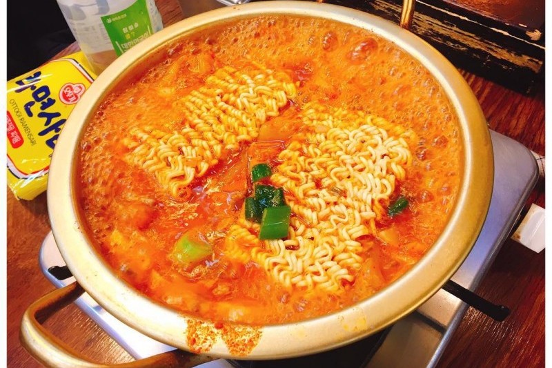 Jangdokdae Kimchi Jjigae (2/12)