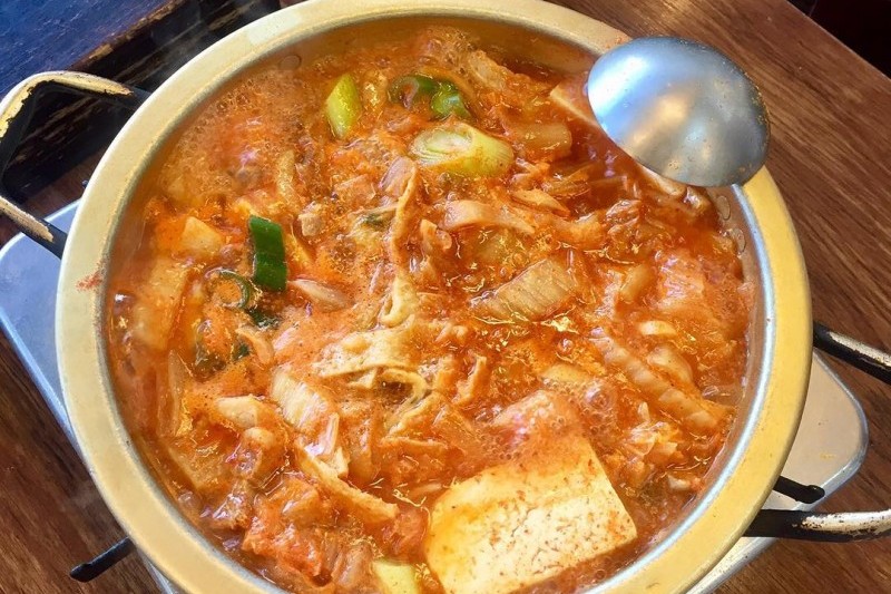 Jangdokdae Kimchi Jjigae (6/12)