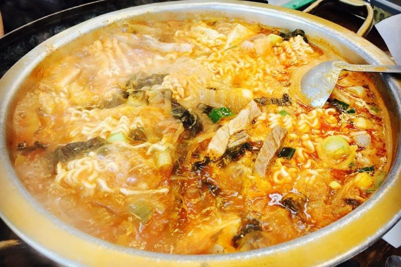 Jangdokdae Kimchi Jjigae (12/12)