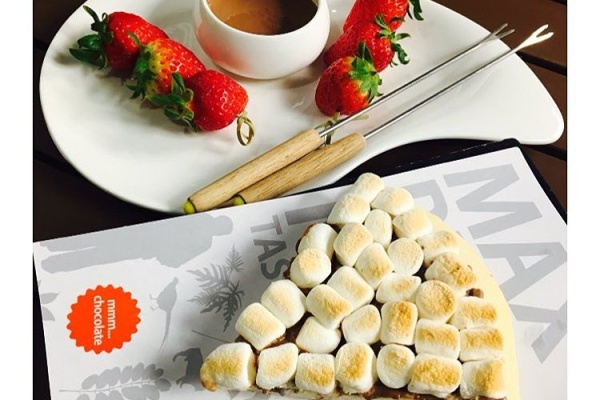 Fall in Love at the TOP 5 Chocolate Dessert Cafés