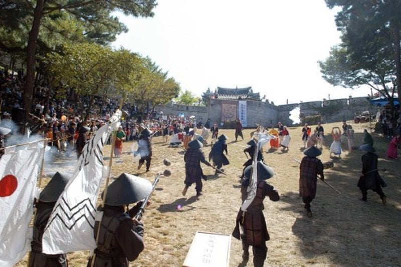 Dongnaeeupseong History Festival  (2/6)