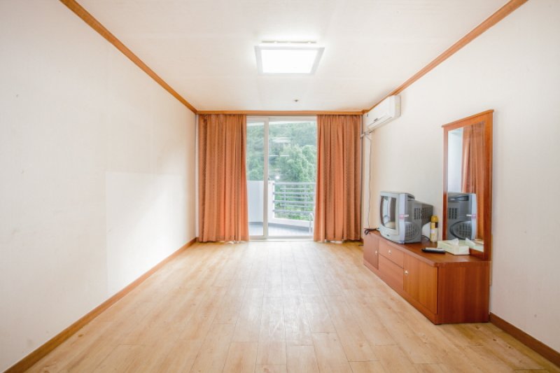Ilsung Bugok Condo  (4/13)