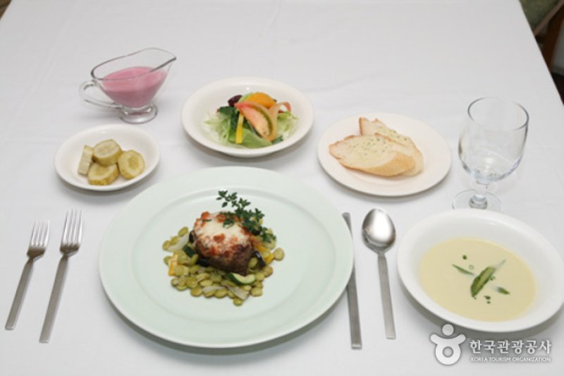 Blue Moon Restaurant  (2/9)