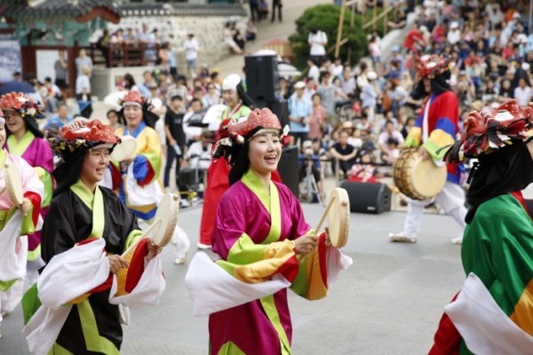 Five Nobleman’s Seollal Feast of Namsangol Hanok Village
