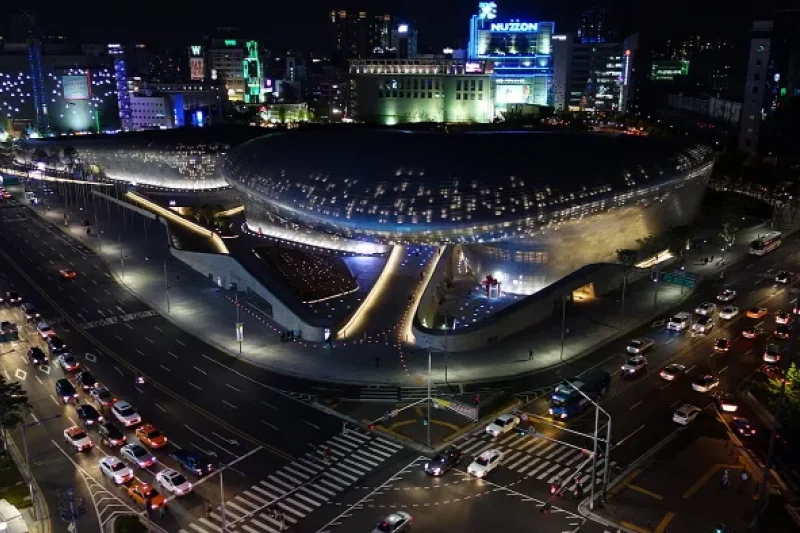 Dongdaemun Design Plaza  (2/5)