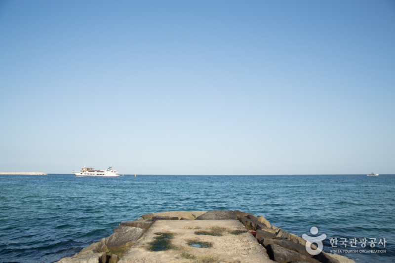 Jumunjin Breakwater  (1/2)
