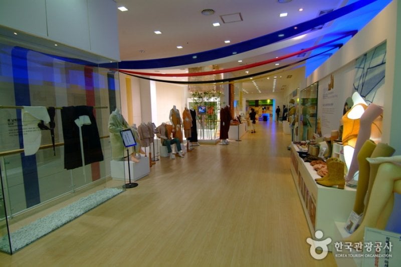 Natural Dyeing Culture Center (한국천연염색박물관)